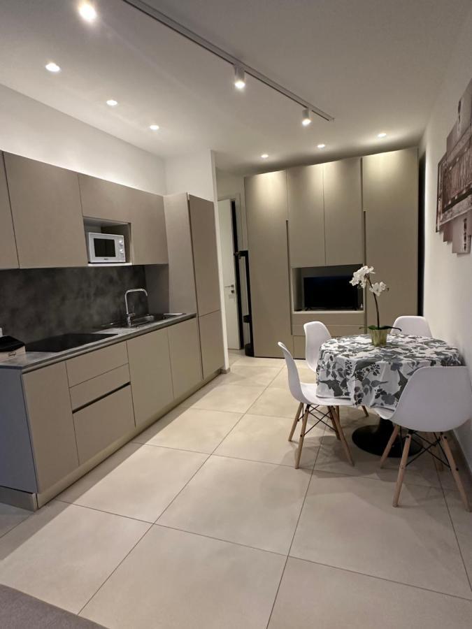 Apartments Ennio Top Class Бари Экстерьер фото