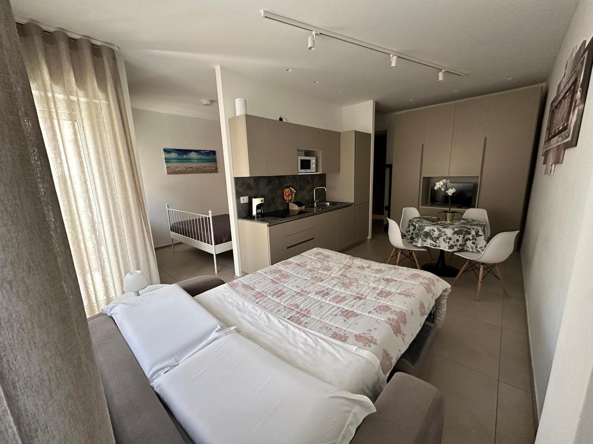 Apartments Ennio Top Class Бари Экстерьер фото