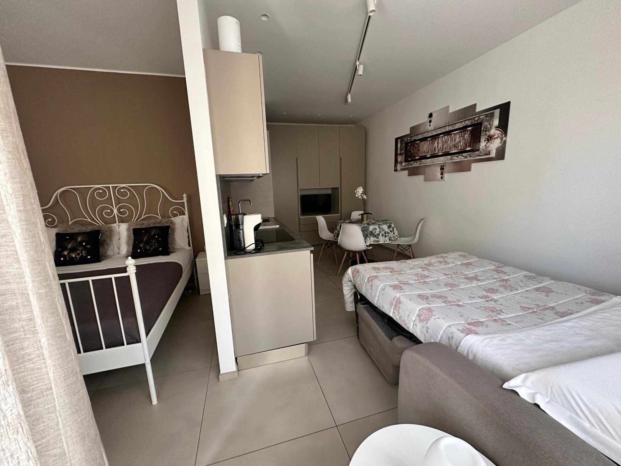 Apartments Ennio Top Class Бари Экстерьер фото