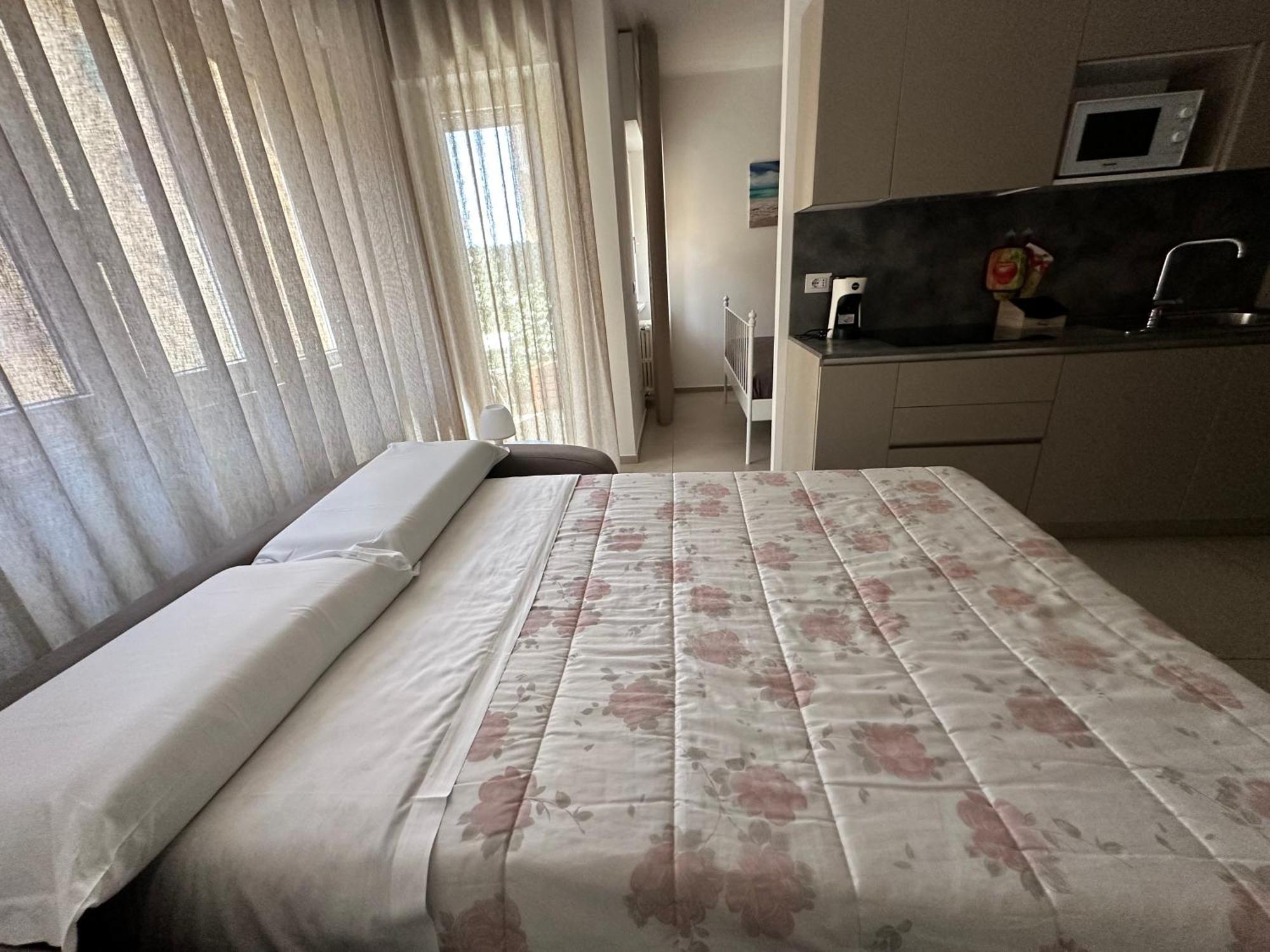 Apartments Ennio Top Class Бари Экстерьер фото